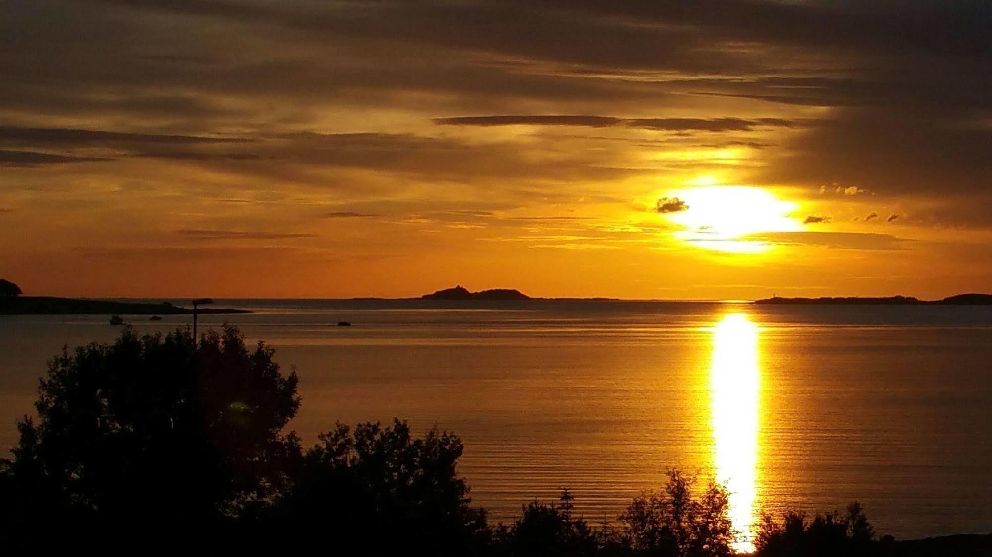 Aalesund Airport Hotel Ytterland Екстер'єр фото