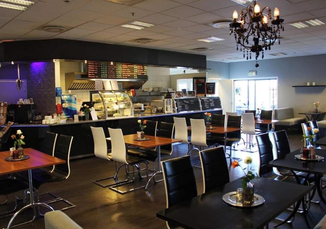 Aalesund Airport Hotel Ytterland Екстер'єр фото