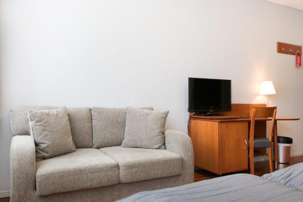 Aalesund Airport Hotel Ytterland Екстер'єр фото